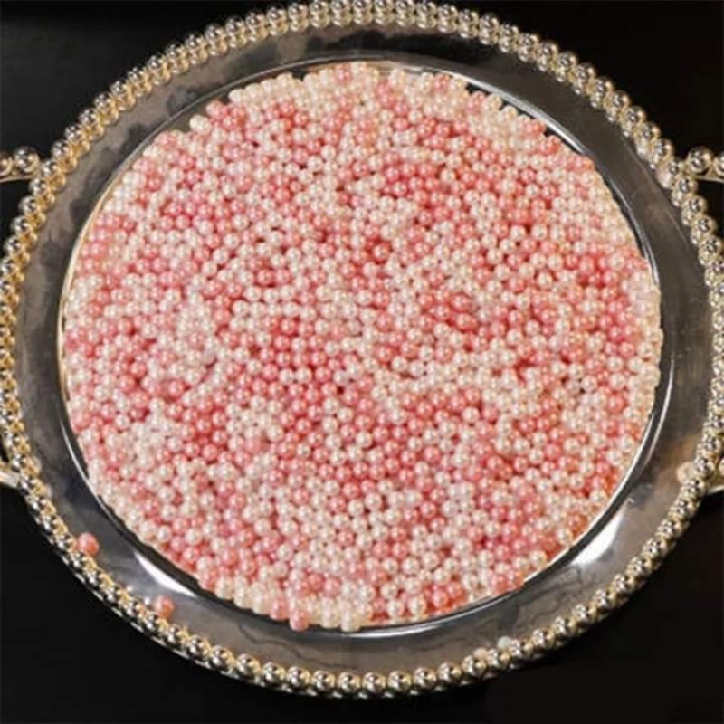 Transparent brush holder with pearls