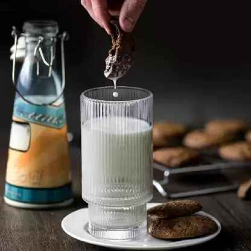 Stylish Glass Tumbler with Wooden Lid & Glass Straw