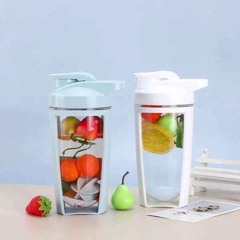 600ml Shaker Bottle with Convenient Hook Perfect for Protein Shakes & Smoothies
