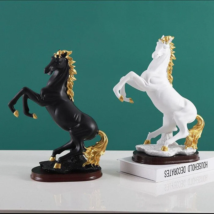 Elegant Horse Sculpture Decor - Artistic Home Accents