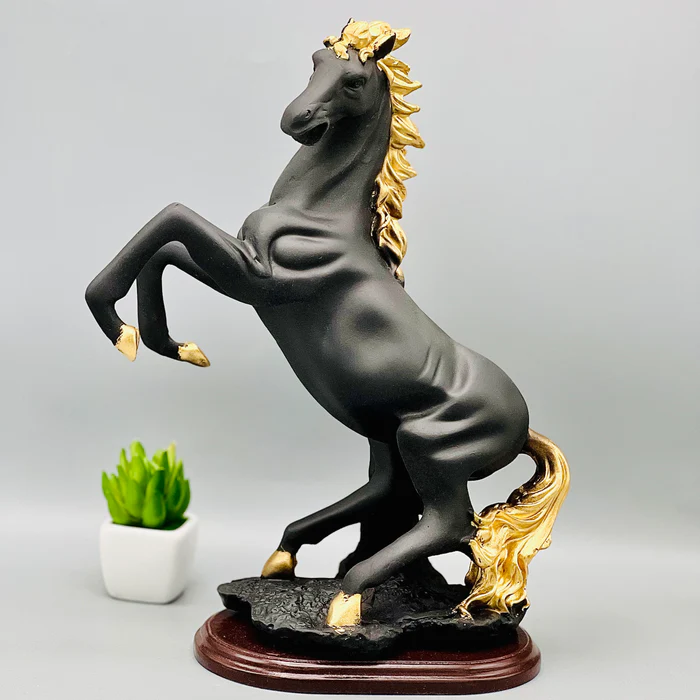 Elegant Horse Sculpture Decor - Artistic Home Accents