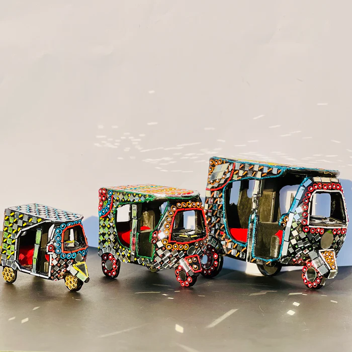 Stunning Miniature Rickshaw Model - Vintage Collector's Item