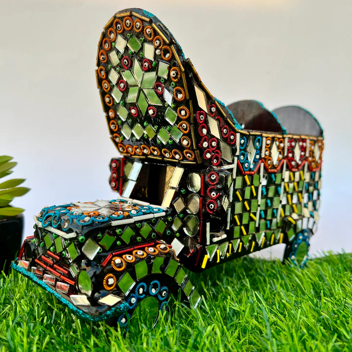 Miniature Truck Model – Perfect for Collectors and Displays