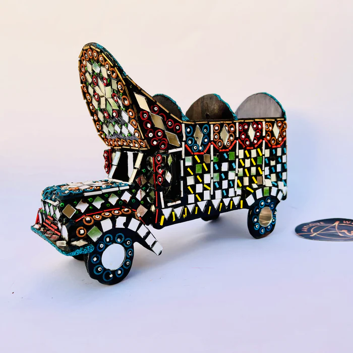 Miniature Truck Model – Perfect for Collectors and Displays