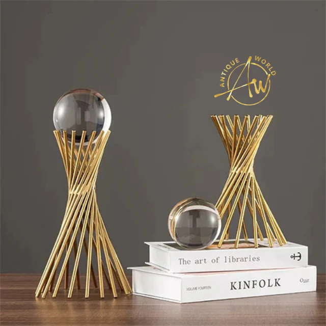 Crystal Ball Triangular Ornament: A Stunning Fusion of Art and Elegance