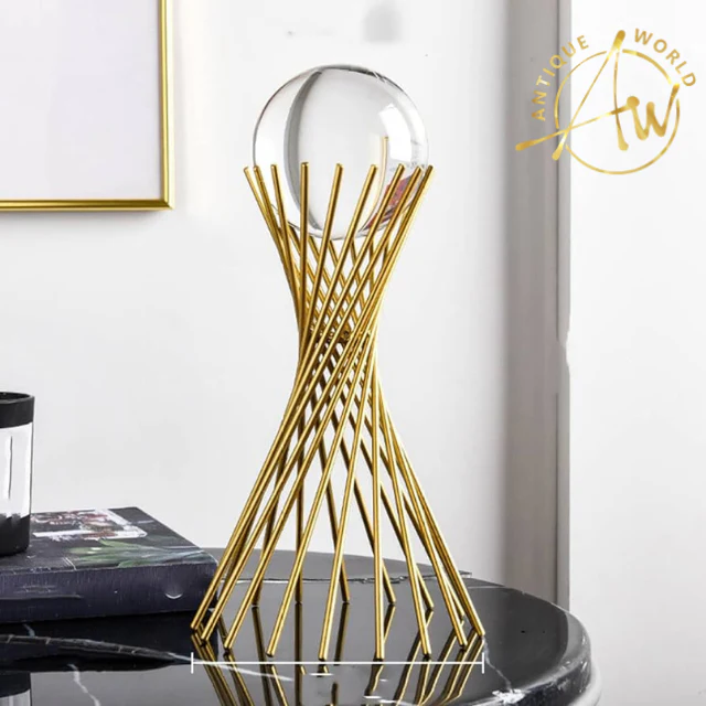 Crystal Ball Triangular Ornament: A Stunning Fusion of Art and Elegance