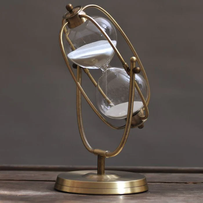 Regal Metal Round Countdown Timer for Modern Living