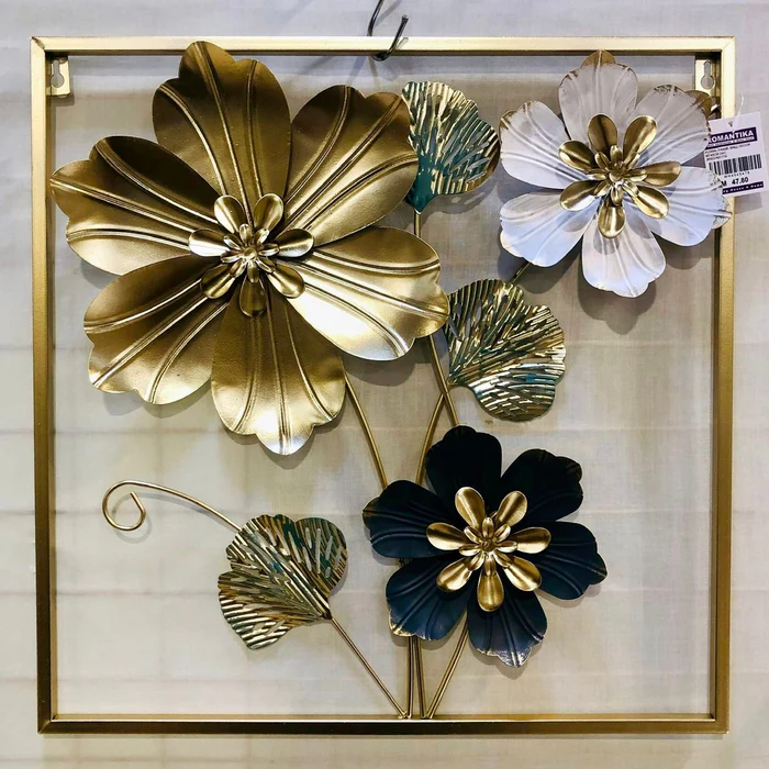 Elegant Metal Floral Wall Decor - Enhance Your Home Aesthetics