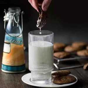 Stylish Glass Tumbler with Wooden Lid & Glass Straw