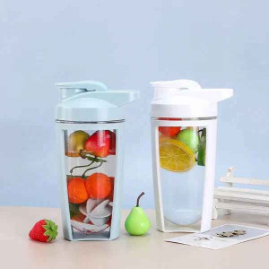 600ml Shaker Bottle with Convenient Hook Perfect for Protein Shakes & Smoothies